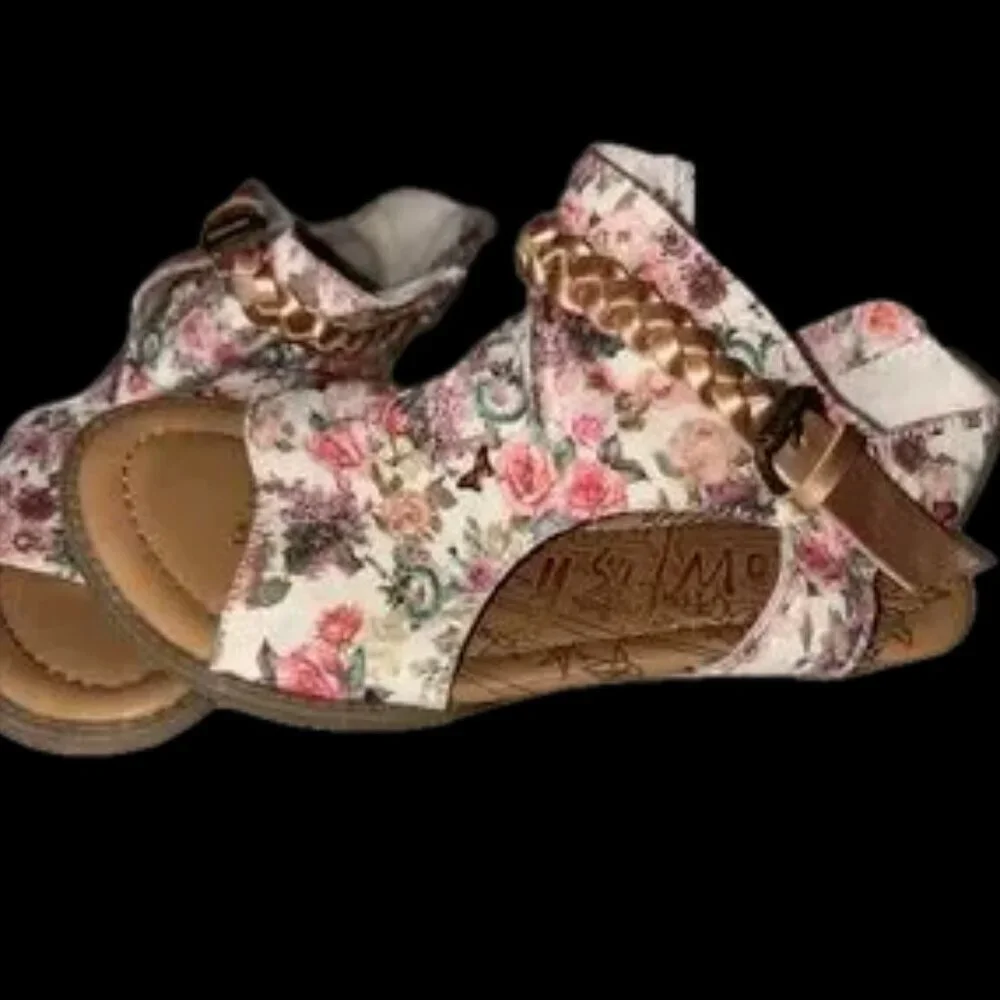Girls small sandals super cute one size fits all adjustable adorable mint